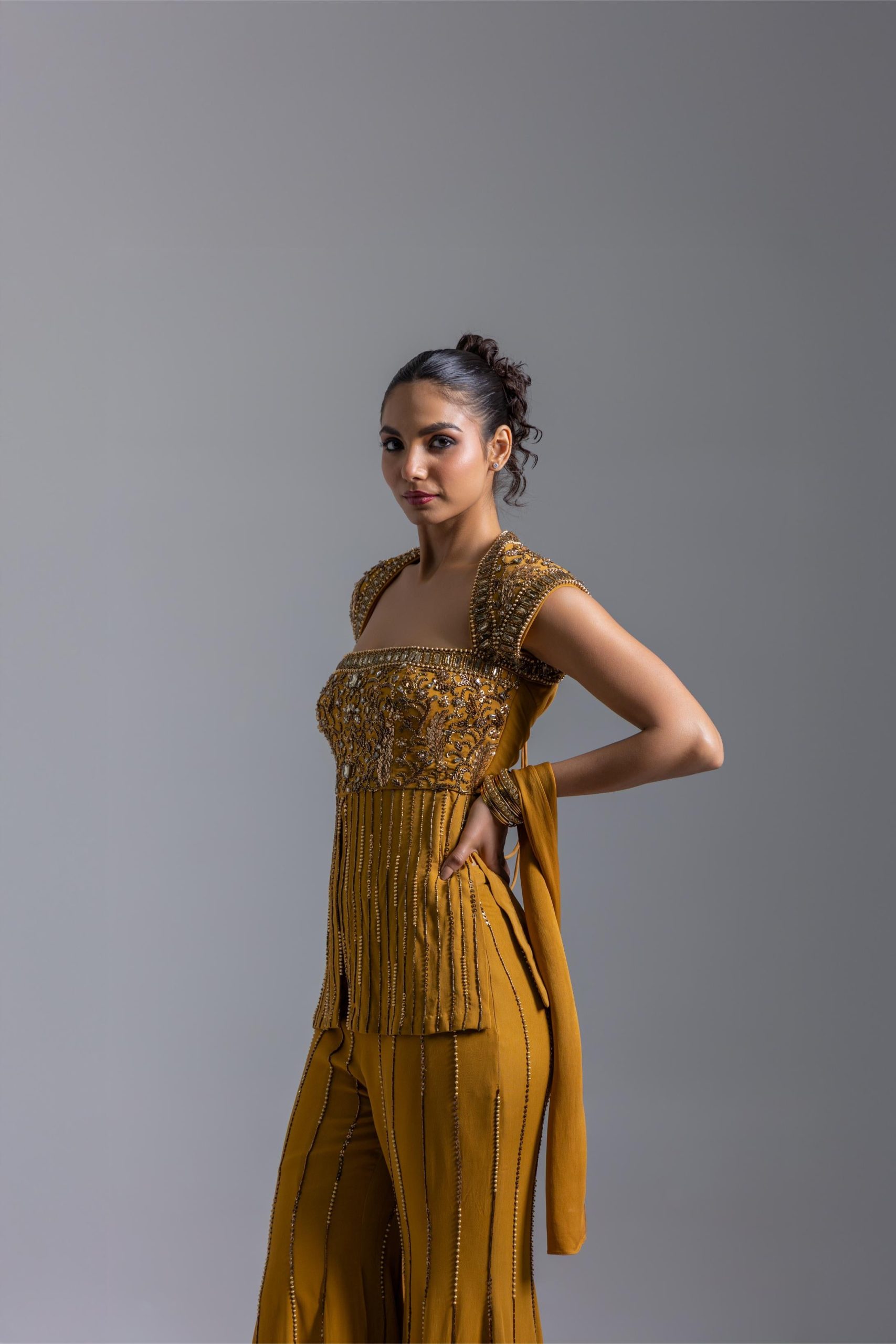 EXCLUSIVE Collection - LOOK 7 - Image 4