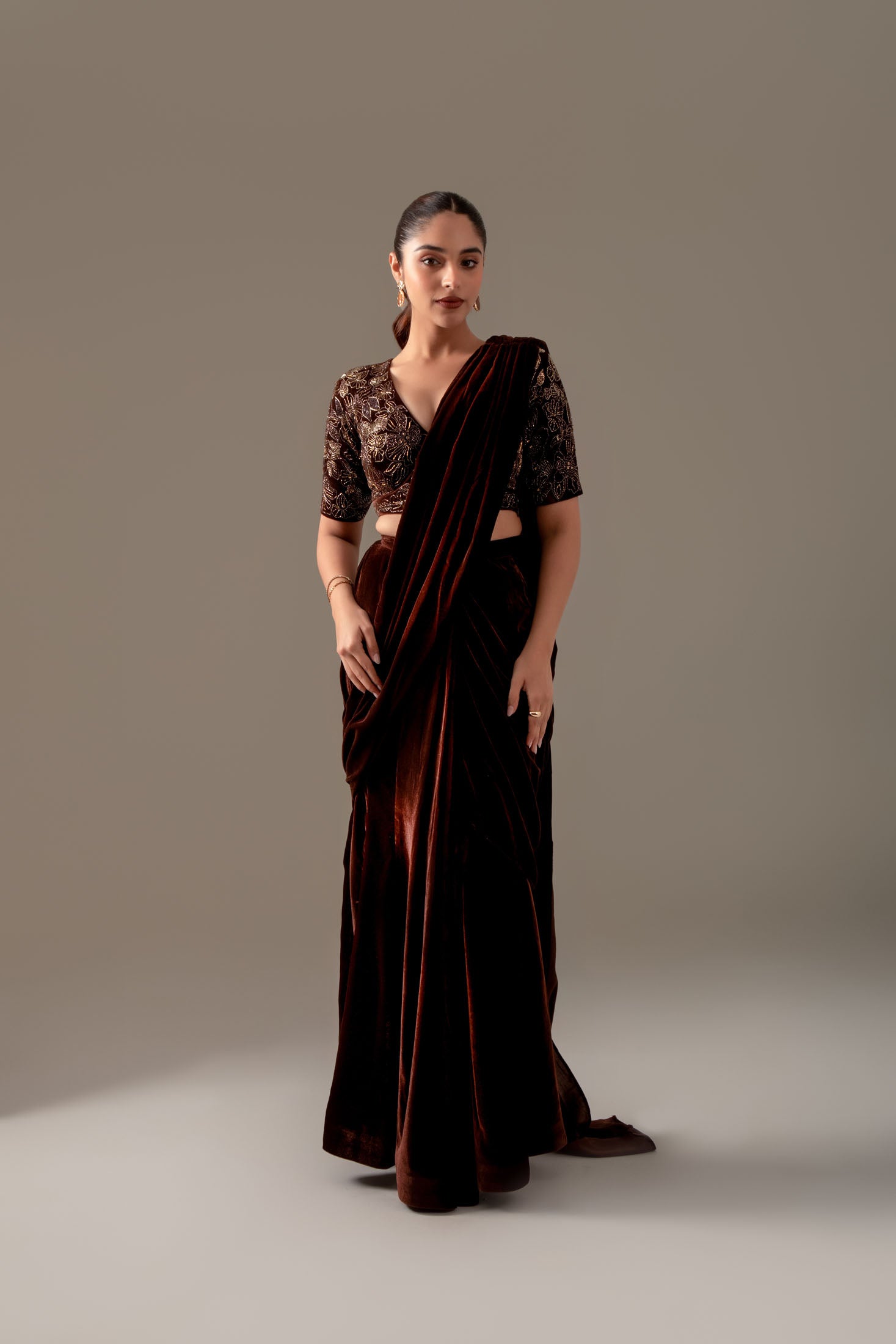 Midnight Velvet Saree - Image 2